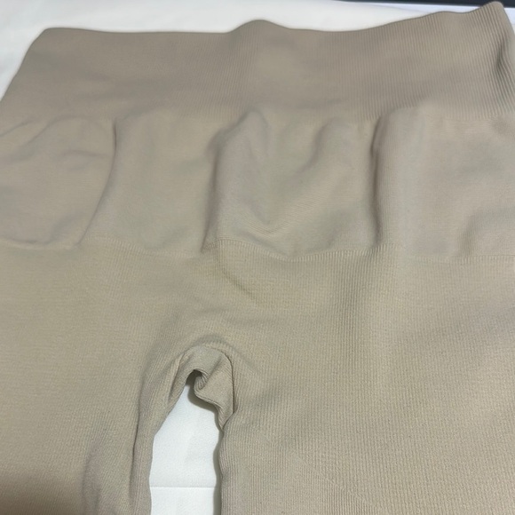 Tees by Tina Tan Bike Shorts with Seamless Waistband - Picture 4 of 8